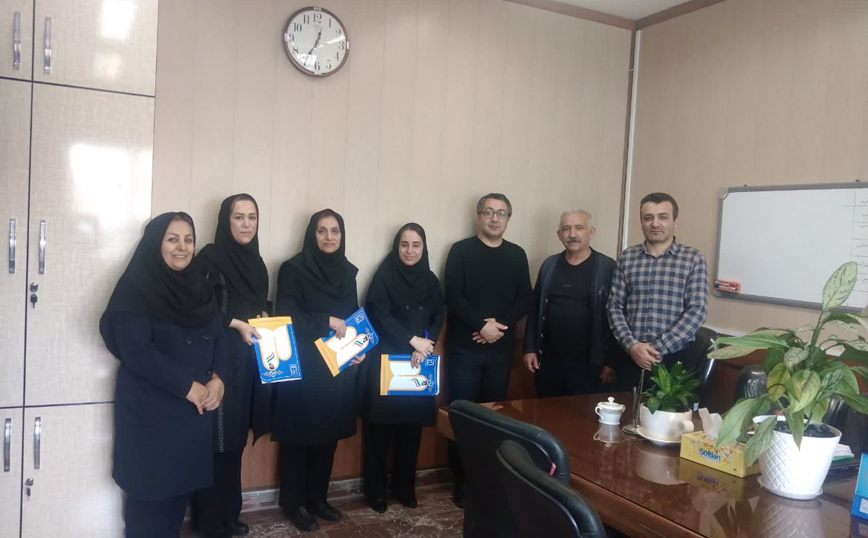 تقدیر از همکاران ماما در دانشکده